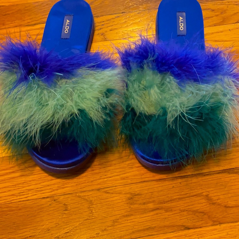 Fluffy Blue Slides - Picture 2 of 4